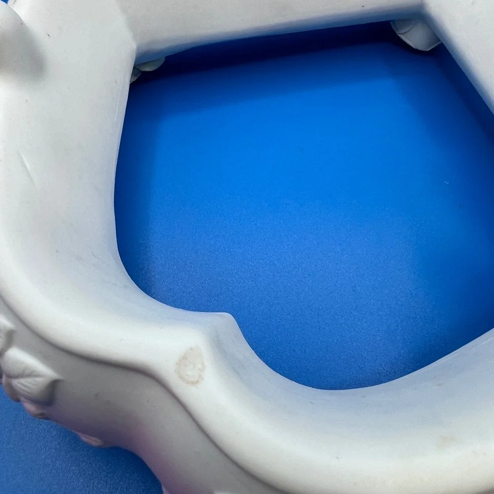 Unbranded vintage porcelain